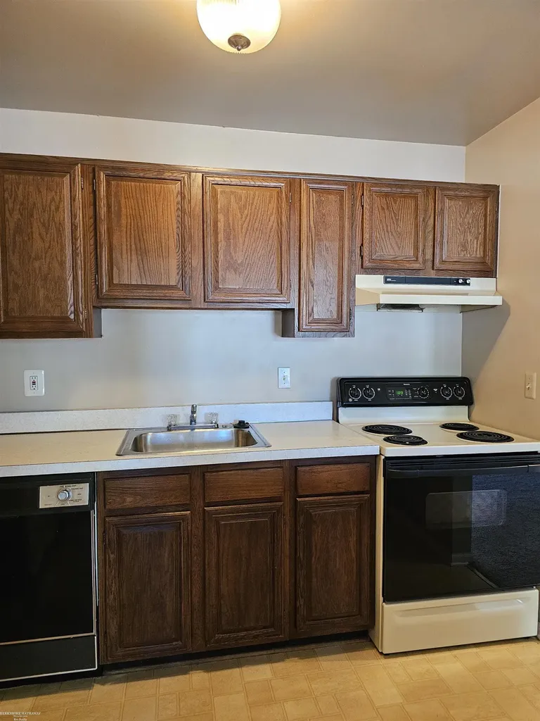 409 Sunset Lane St. Clair Shores City MI 48082
