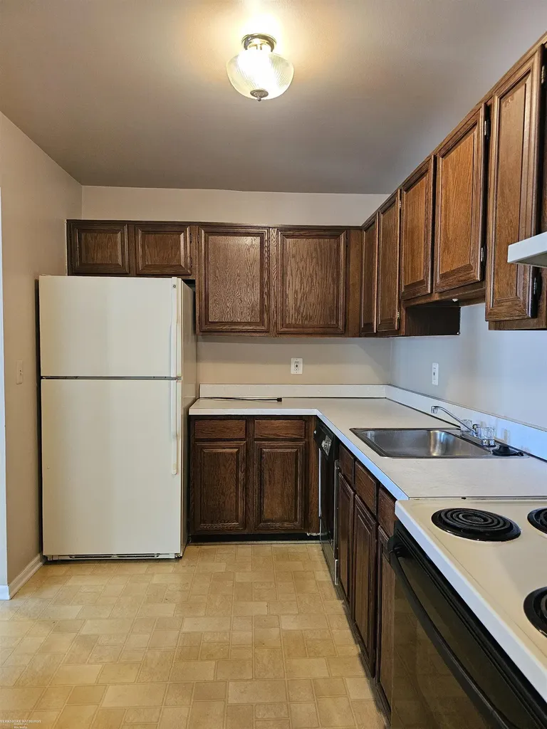409 Sunset Lane St. Clair Shores City MI 48082