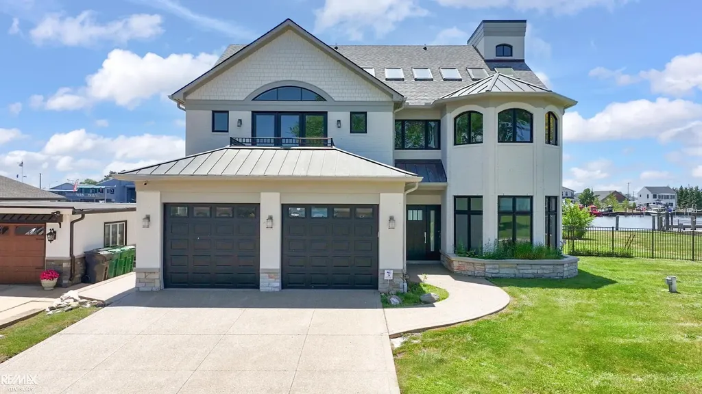 32824 N River Road Harrison Charter Township MI 48045