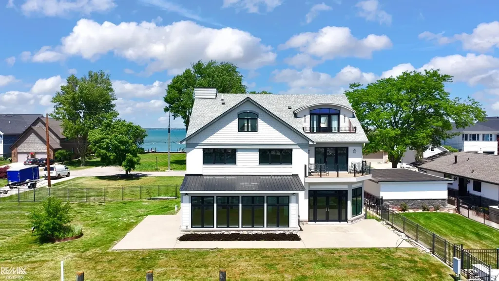 32824 N River Road Harrison Charter Township MI 48045