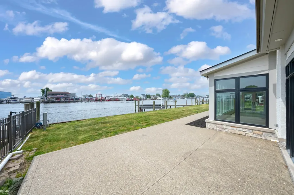 32824 N River Road Harrison Charter Township MI 48045