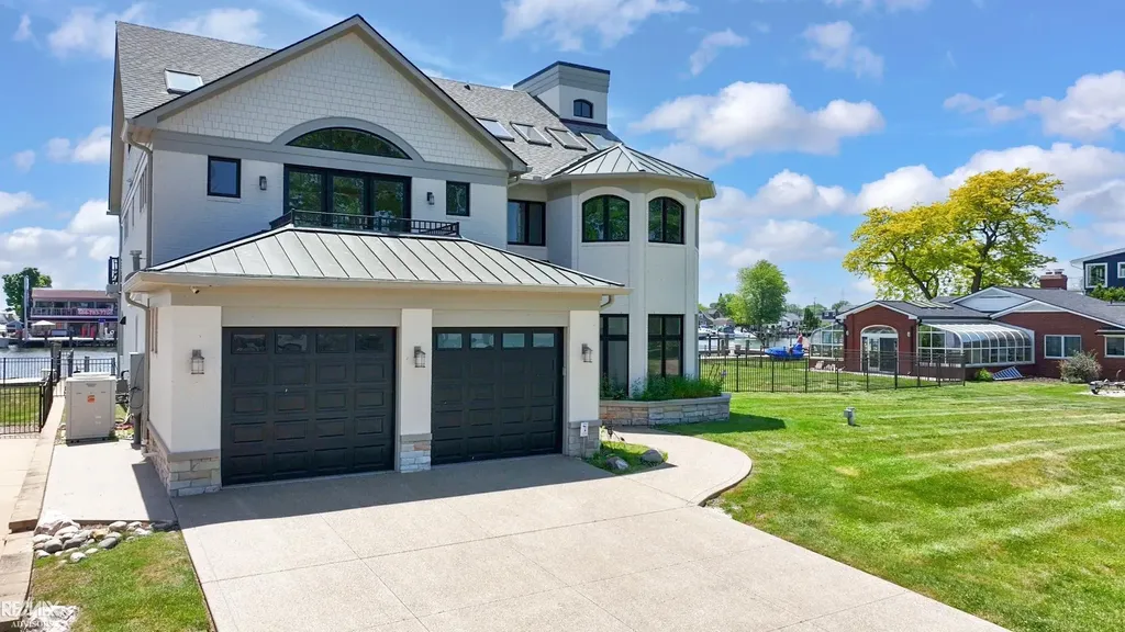 32824 N River Road Harrison Charter Township MI 48045
