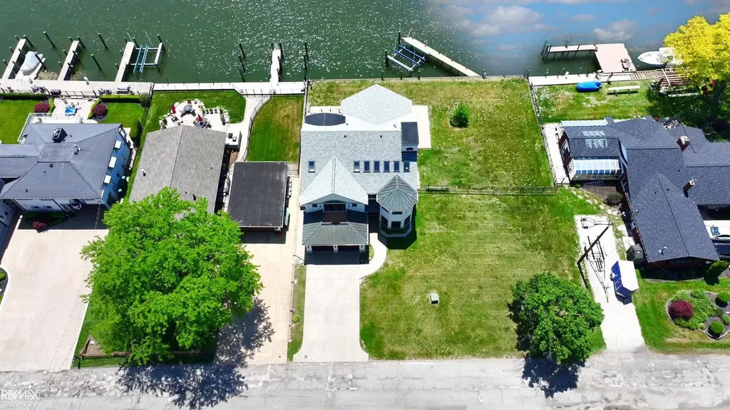 32824 N River Road Harrison Charter Township MI 48045