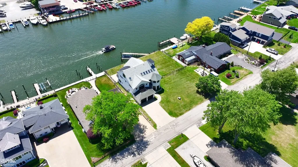 32824 N River Road Harrison Charter Township MI 48045