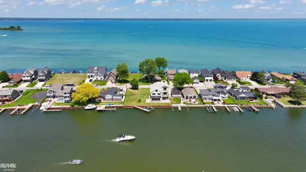 32824 N River Road Harrison Charter Township MI 48045