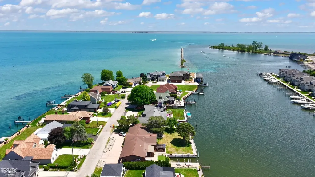 32824 N River Road Harrison Charter Township MI 48045