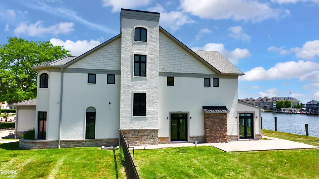 32824 N River Road Harrison Charter Township MI 48045