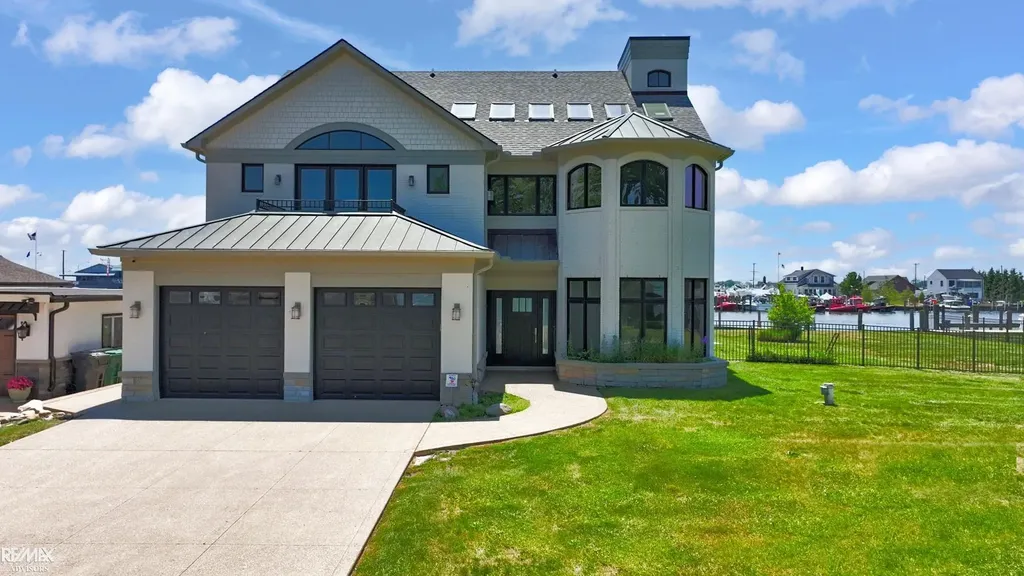 32824 N River Road Harrison Charter Township MI 48045