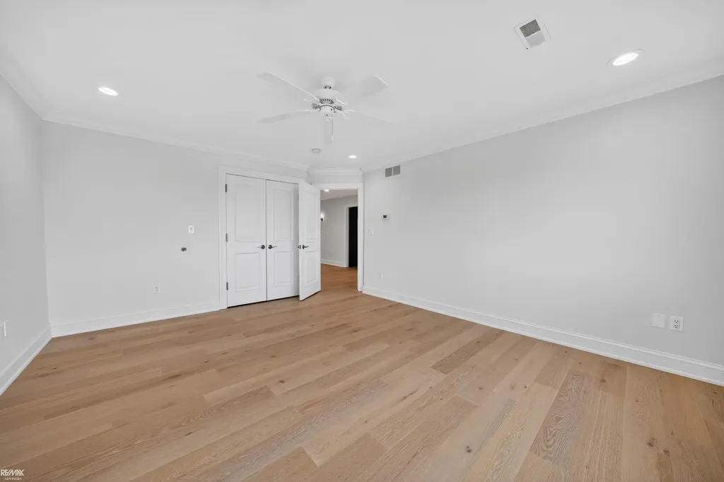32824 N River Road Harrison Charter Township MI 48045