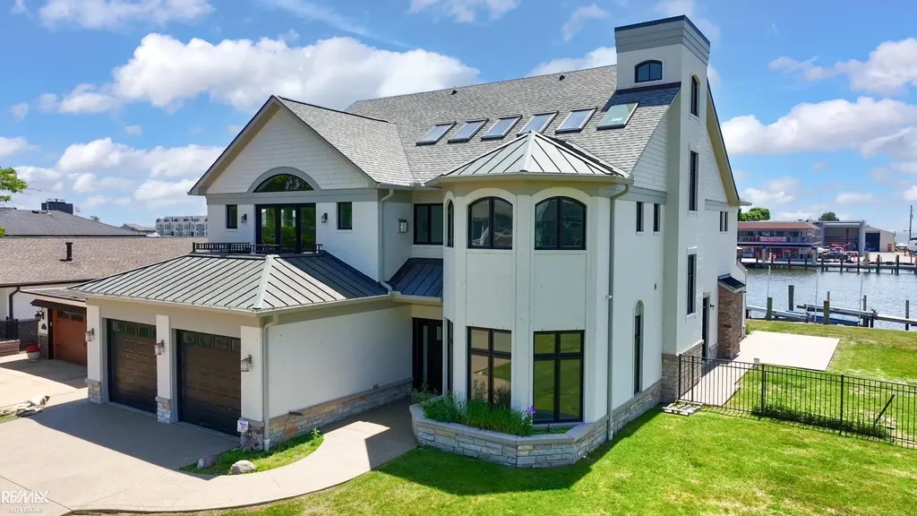 32824 N River Road Harrison Charter Township MI 48045