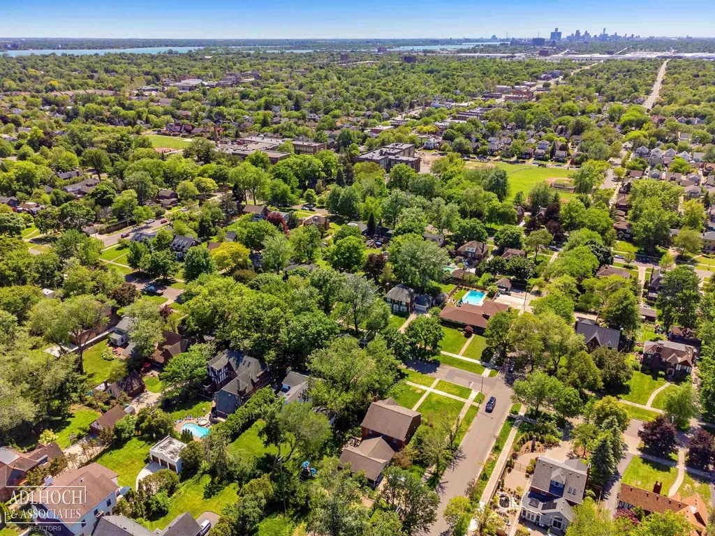 1254 Berkshire Road Grosse Pointe Park City MI 48230