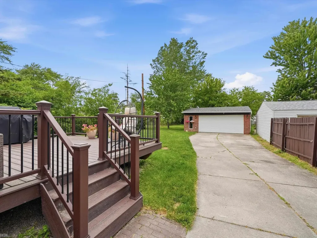 22245 Raymond Street St. Clair Shores City MI 48082