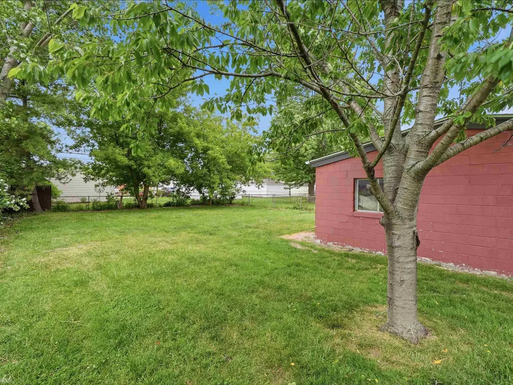 22245 Raymond Street St. Clair Shores City MI 48082