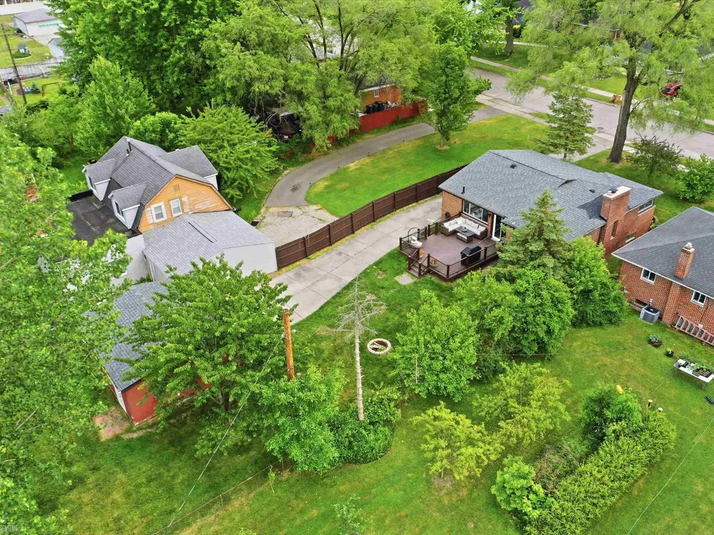 22245 Raymond Street St. Clair Shores City MI 48082