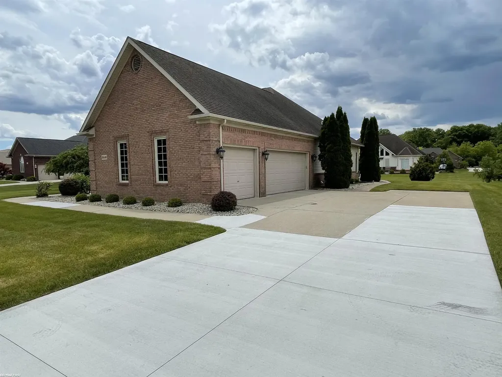 28598 Liparoto Boulevard Huron Charter Township MI 48134
