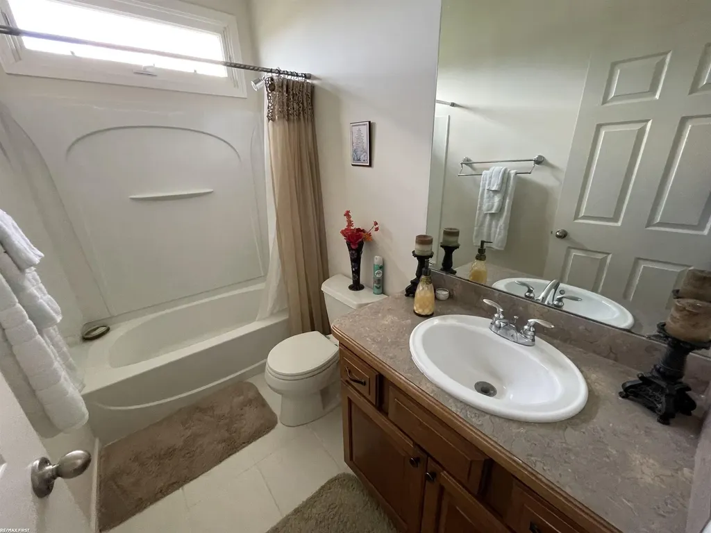 28598 Liparoto Boulevard Huron Charter Township MI 48134