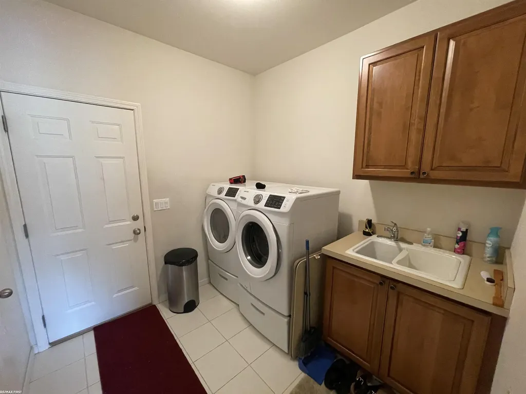 28598 Liparoto Boulevard Huron Charter Township MI 48134