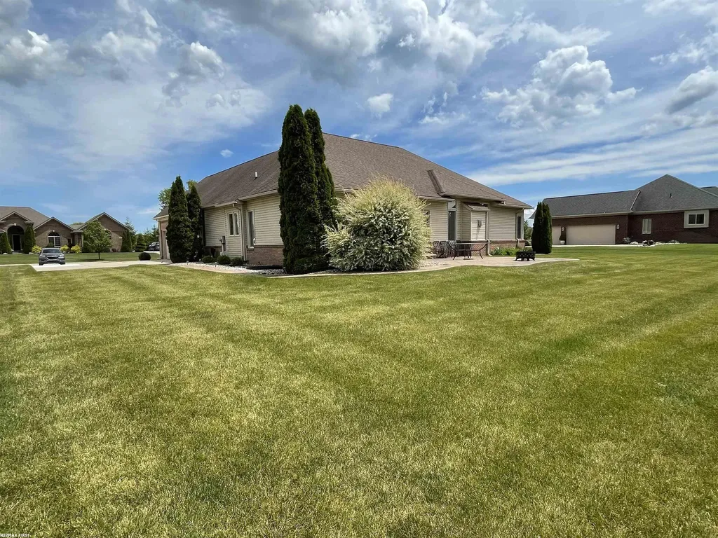 28598 Liparoto Boulevard Huron Charter Township MI 48134