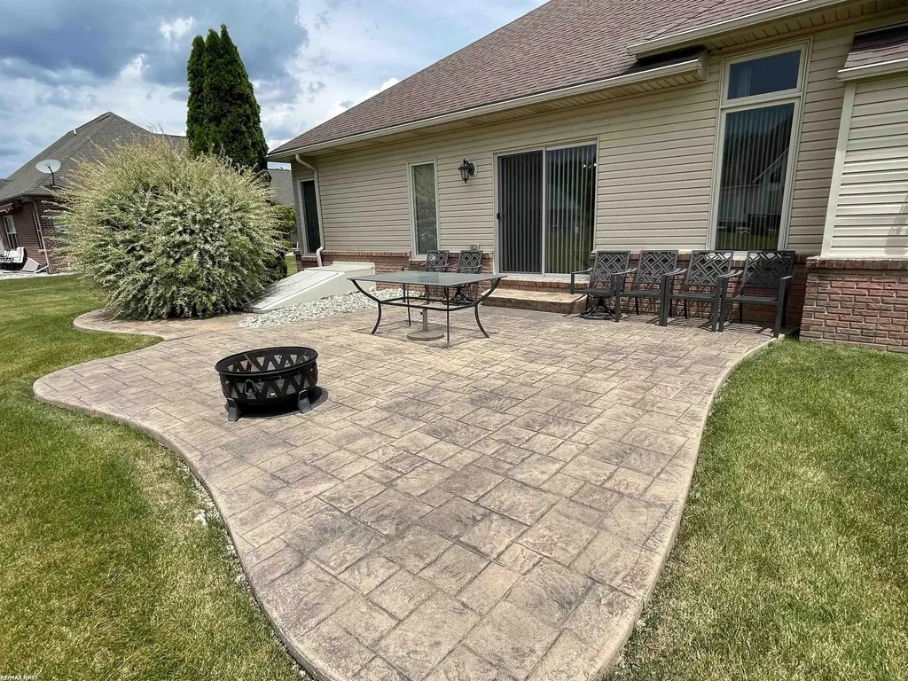 28598 Liparoto Boulevard Huron Charter Township MI 48134