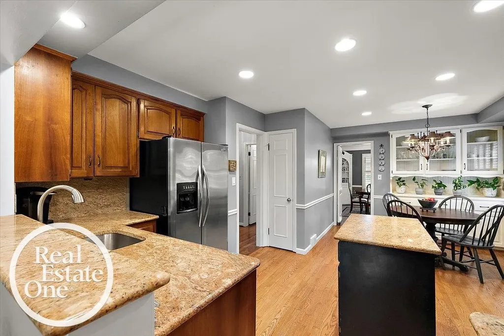 324 Cloverly Road Grosse Pointe Farms City MI 48236