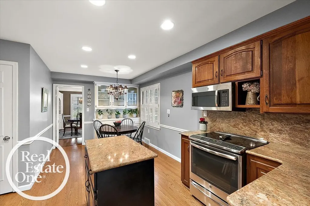 324 Cloverly Road Grosse Pointe Farms City MI 48236