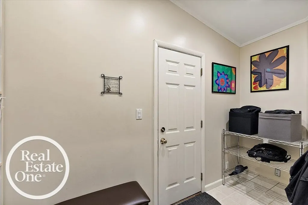 324 Cloverly Road Grosse Pointe Farms City MI 48236