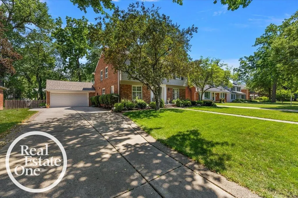 324 Cloverly Road Grosse Pointe Farms City MI 48236