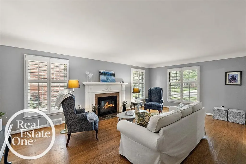 324 Cloverly Road Grosse Pointe Farms City MI 48236