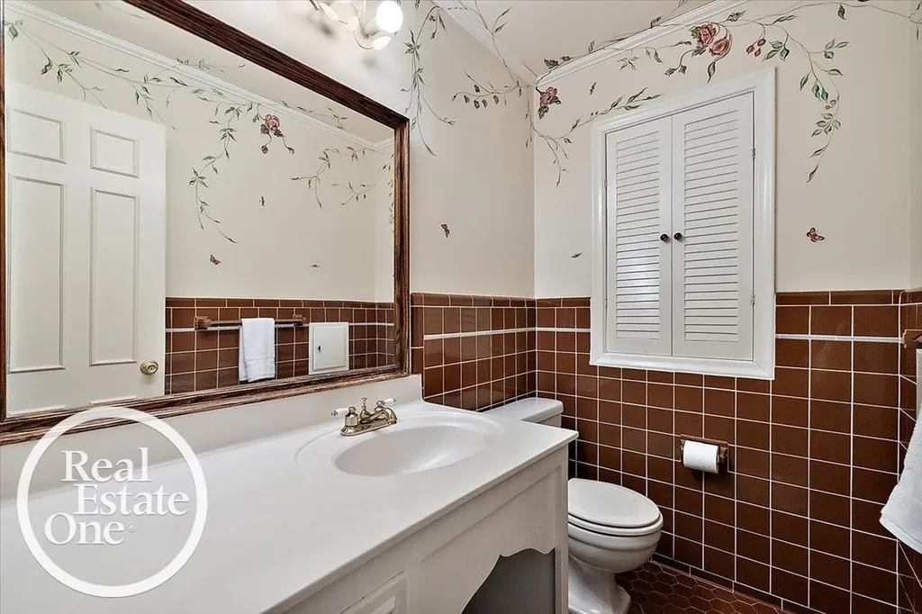 324 Cloverly Road Grosse Pointe Farms City MI 48236