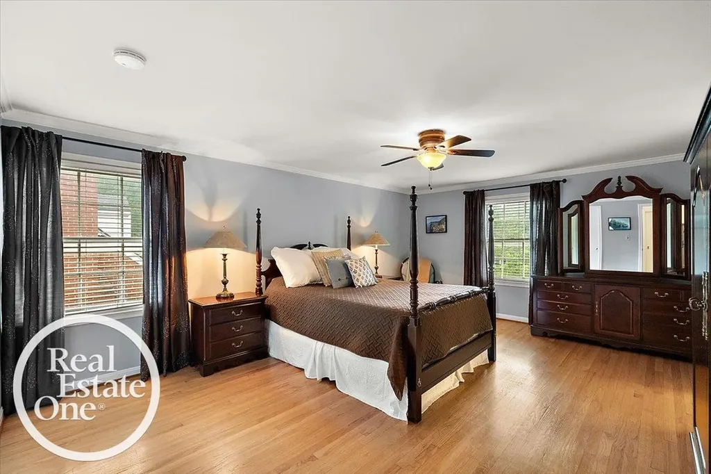 324 Cloverly Road Grosse Pointe Farms City MI 48236
