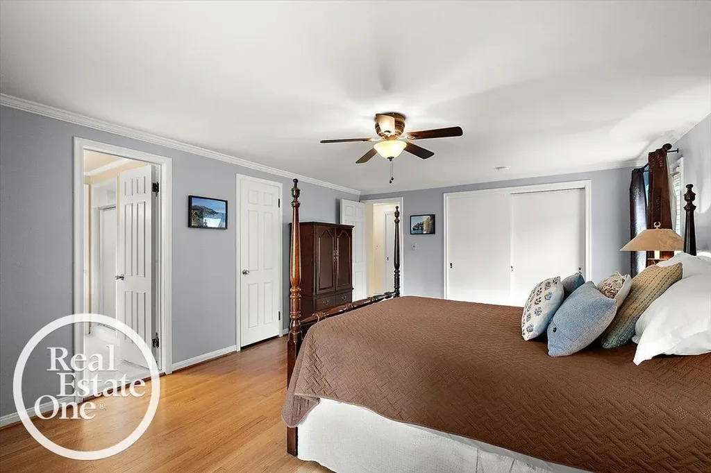 324 Cloverly Road Grosse Pointe Farms City MI 48236