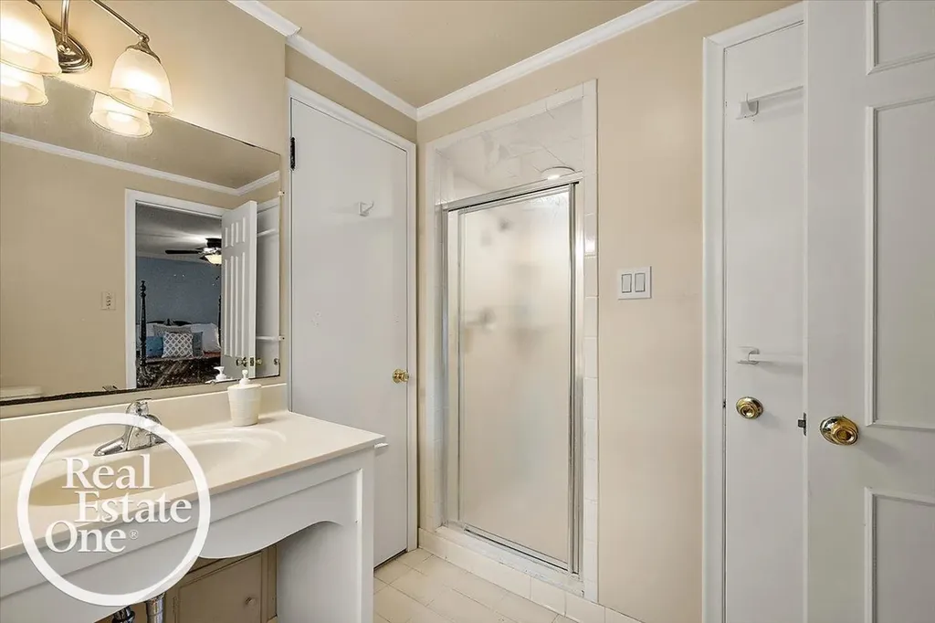 324 Cloverly Road Grosse Pointe Farms City MI 48236