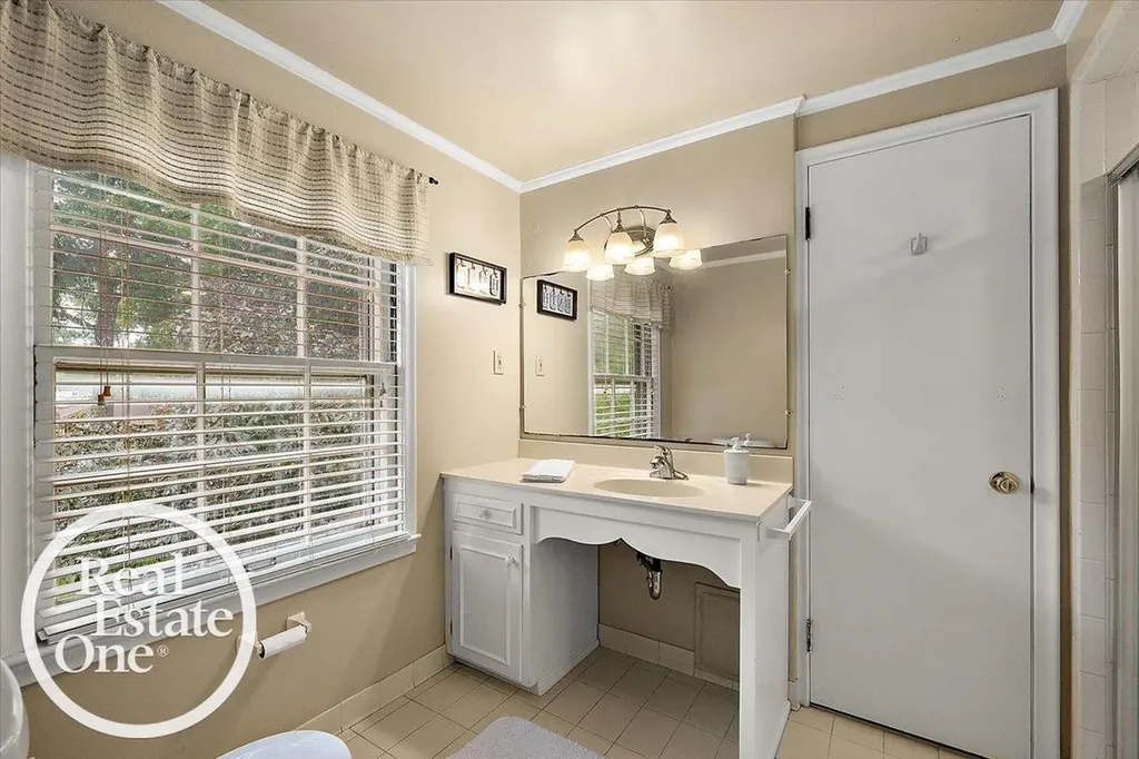 324 Cloverly Road Grosse Pointe Farms City MI 48236