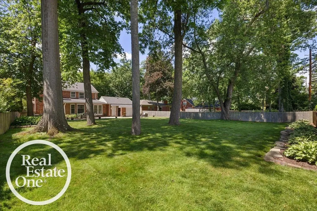324 Cloverly Road Grosse Pointe Farms City MI 48236