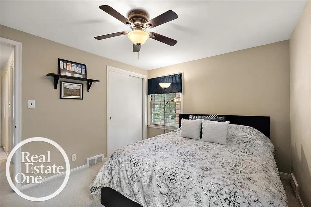 324 Cloverly Road Grosse Pointe Farms City MI 48236