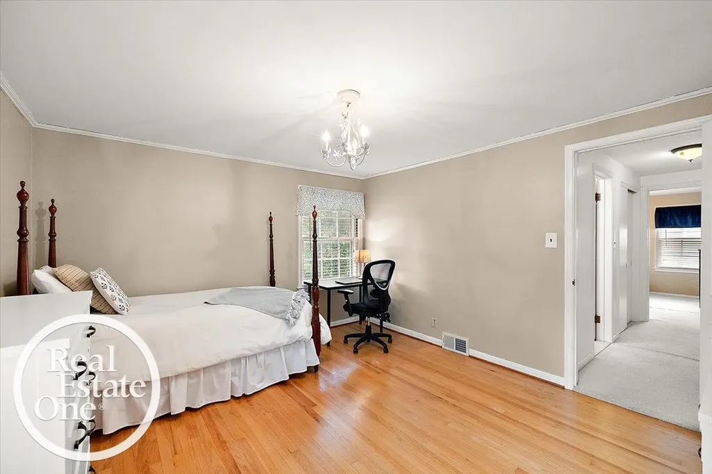 324 Cloverly Road Grosse Pointe Farms City MI 48236