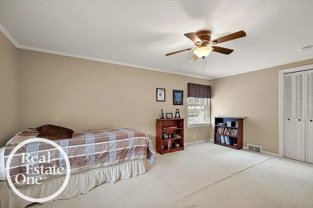 324 Cloverly Road Grosse Pointe Farms City MI 48236