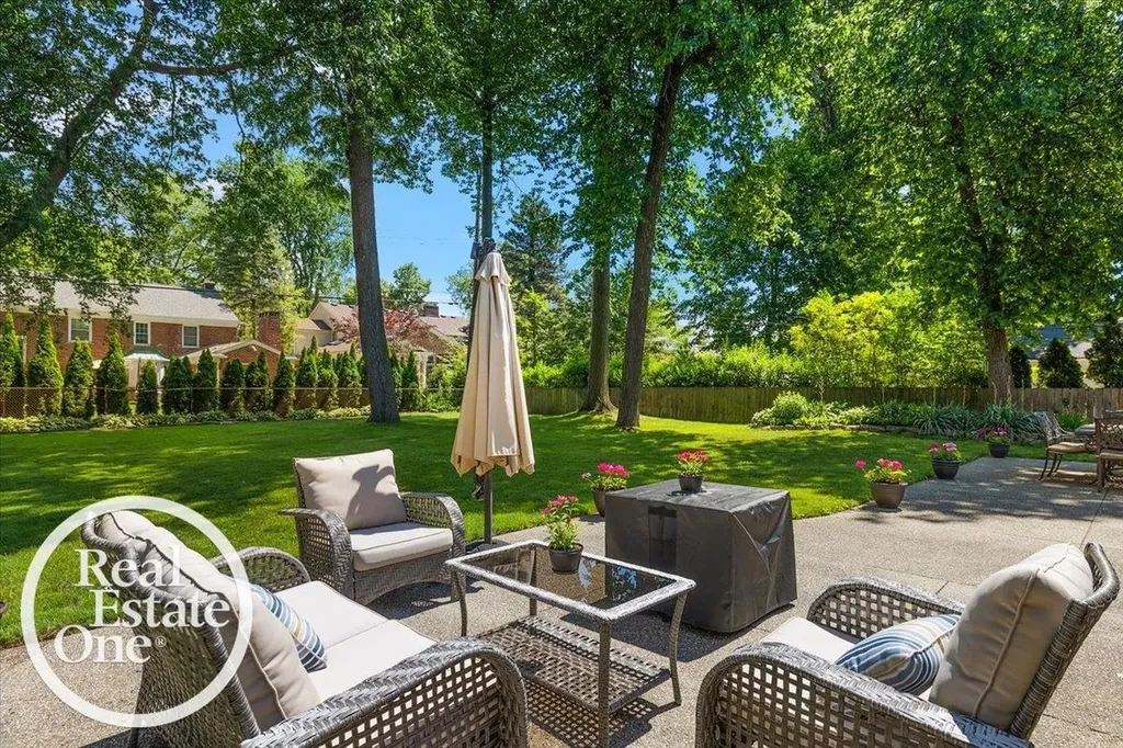 324 Cloverly Road Grosse Pointe Farms City MI 48236