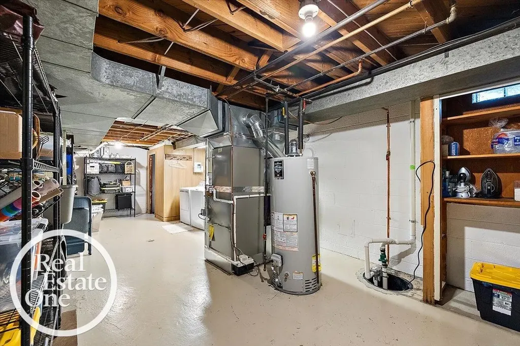 324 Cloverly Road Grosse Pointe Farms City MI 48236