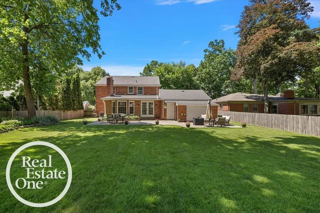 324 Cloverly Road Grosse Pointe Farms City MI 48236