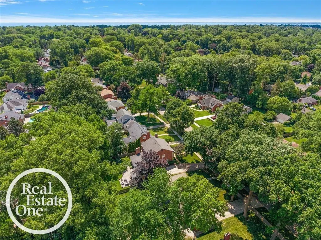 324 Cloverly Road Grosse Pointe Farms City MI 48236