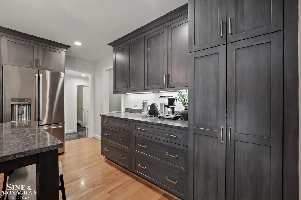 263 Lakeland Street Grosse Pointe City MI 48230