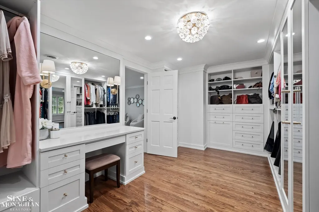 263 Lakeland Street Grosse Pointe City MI 48230