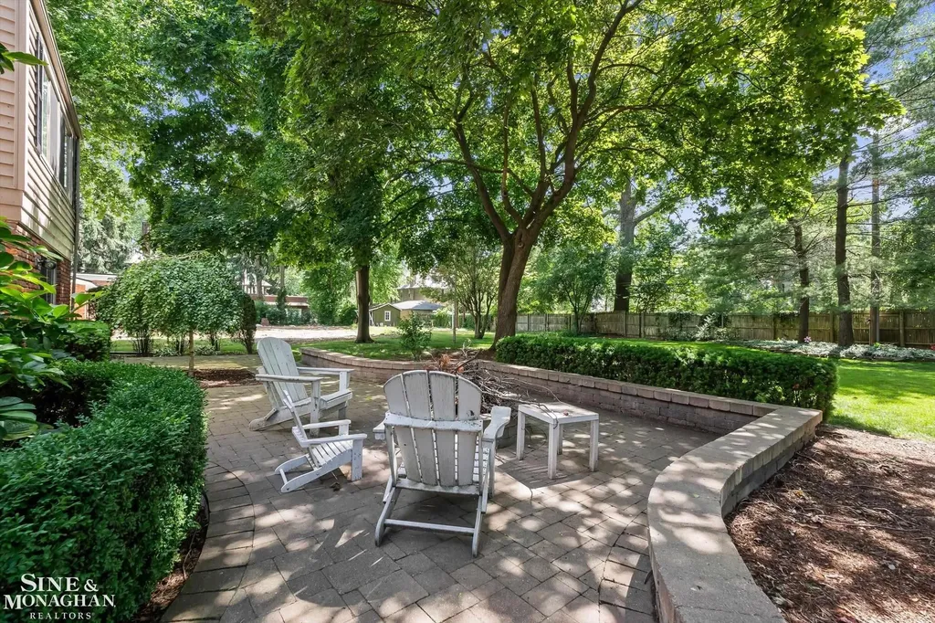 263 Lakeland Street Grosse Pointe City MI 48230
