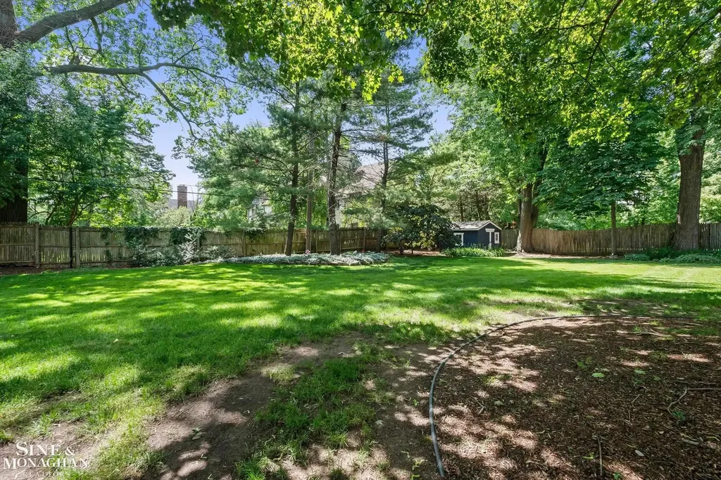 263 Lakeland Street Grosse Pointe City MI 48230
