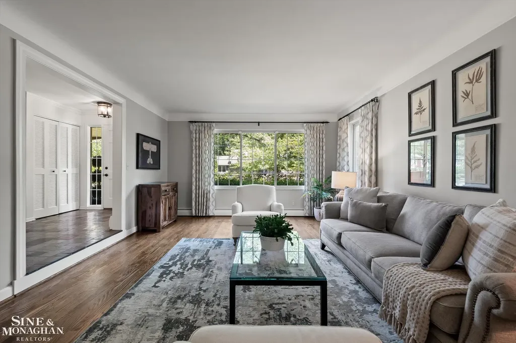 263 Lakeland Street Grosse Pointe City MI 48230