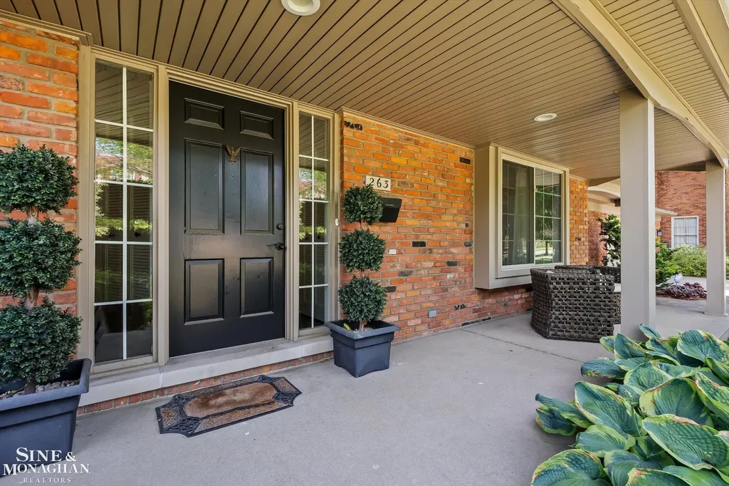 263 Lakeland Street Grosse Pointe City MI 48230