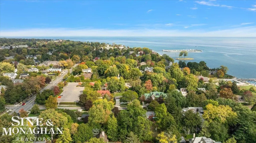263 Lakeland Street Grosse Pointe City MI 48230