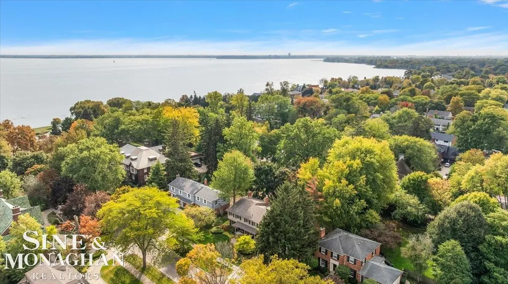263 Lakeland Street Grosse Pointe City MI 48230