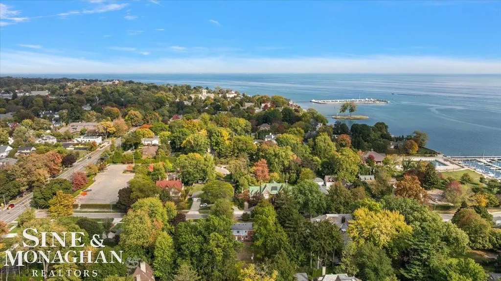 263 Lakeland Street Grosse Pointe City MI 48230